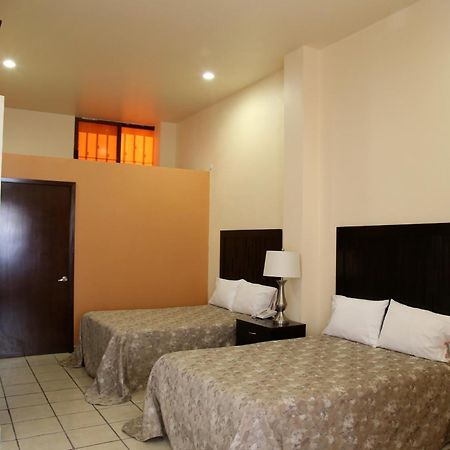 Hotel Plaza Bernal Exterior photo