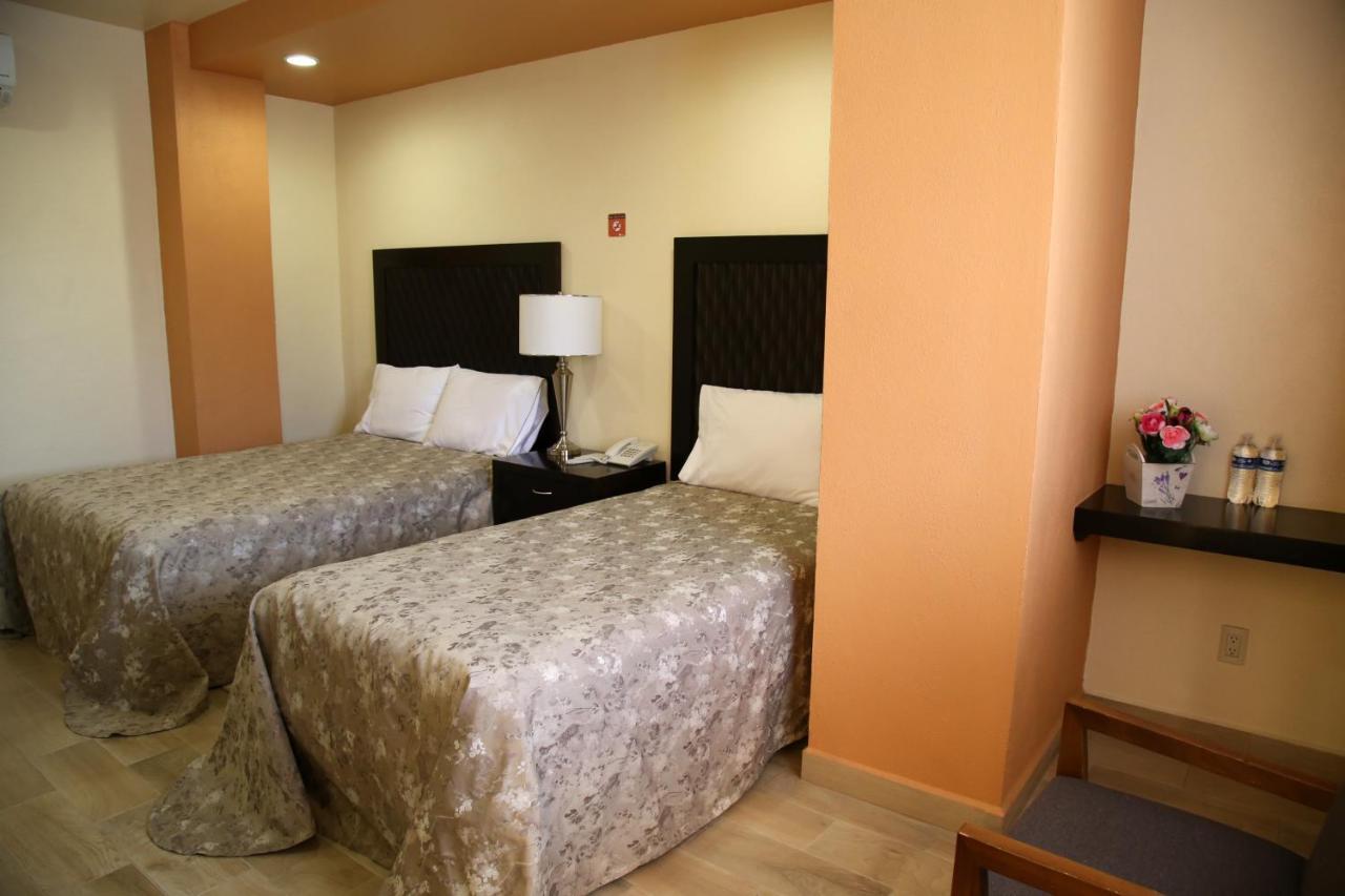 Hotel Plaza Bernal Exterior photo