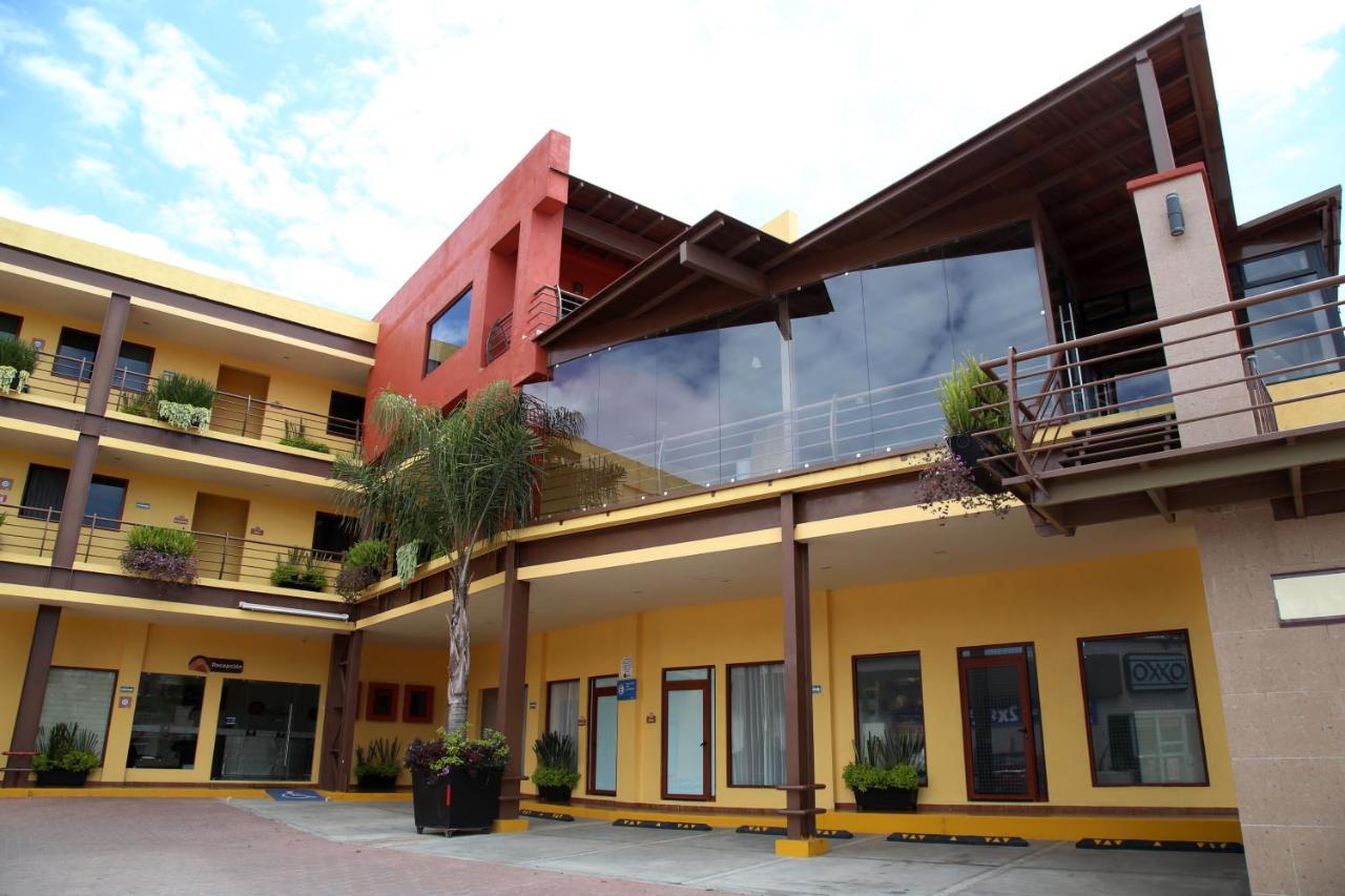 Hotel Plaza Bernal Exterior photo