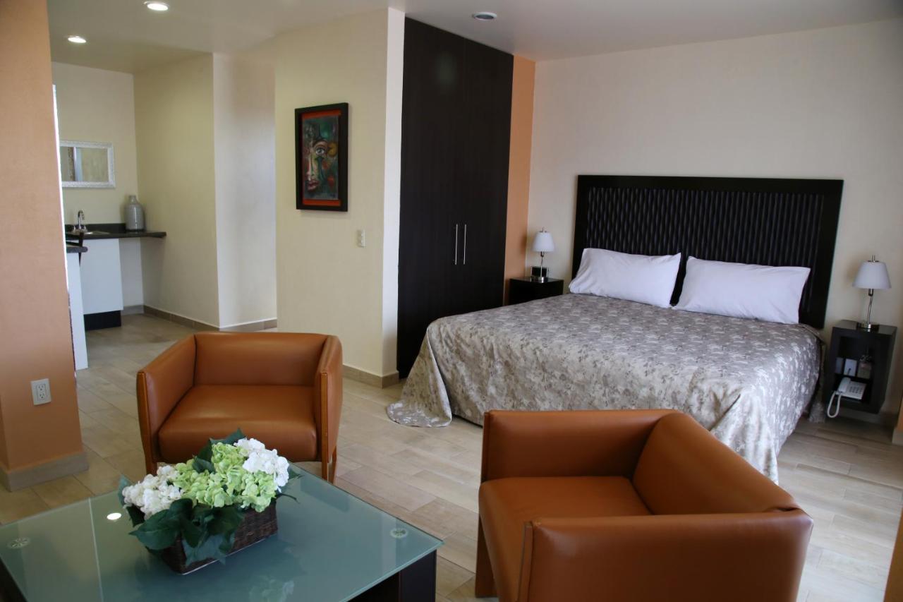 Hotel Plaza Bernal Exterior photo