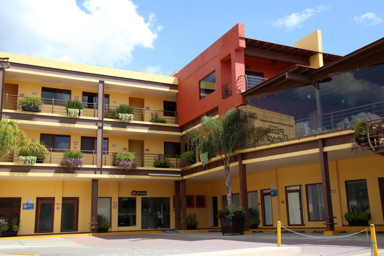 Hotel Plaza Bernal Exterior photo